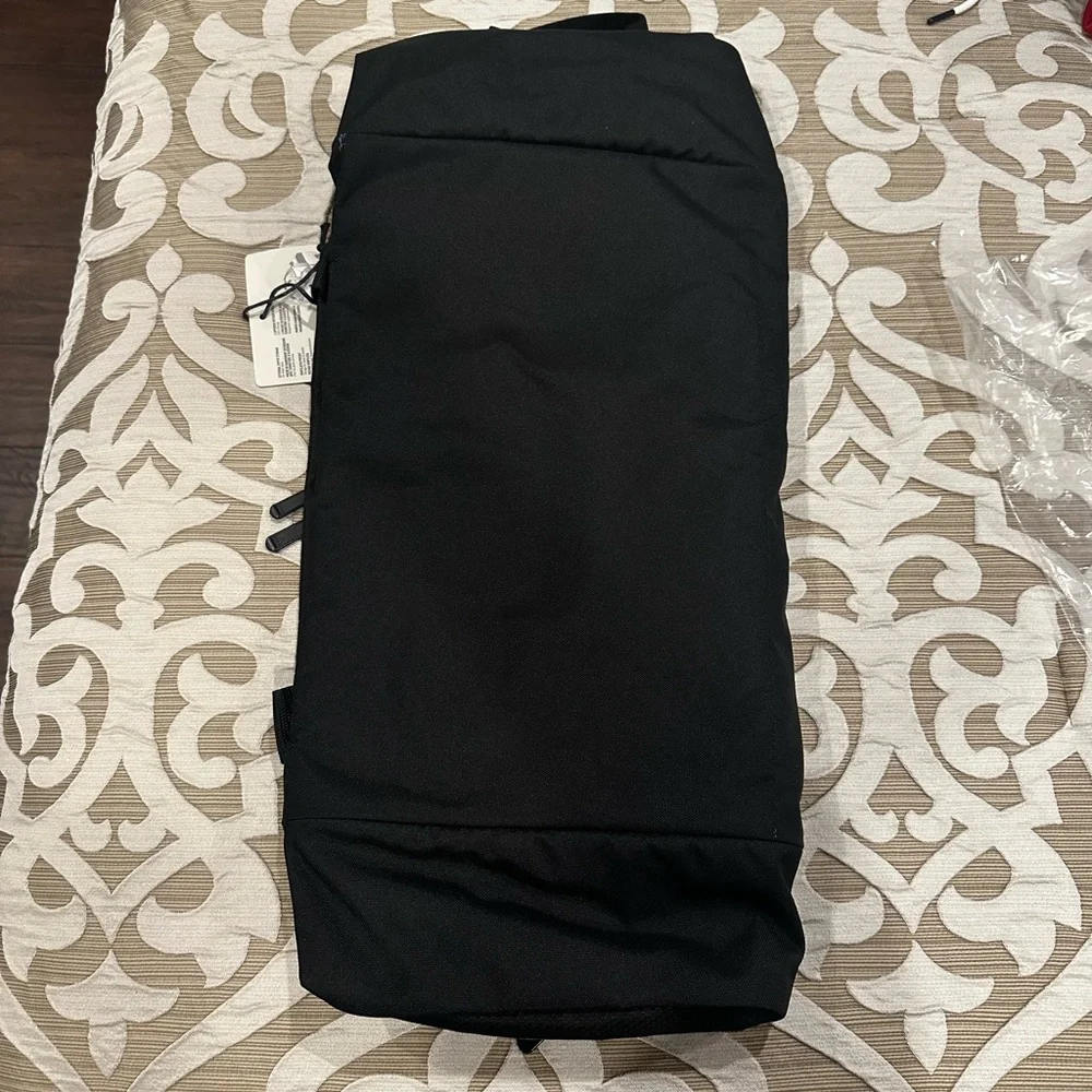 AdidasDefense 2 Medium Duffel Bag